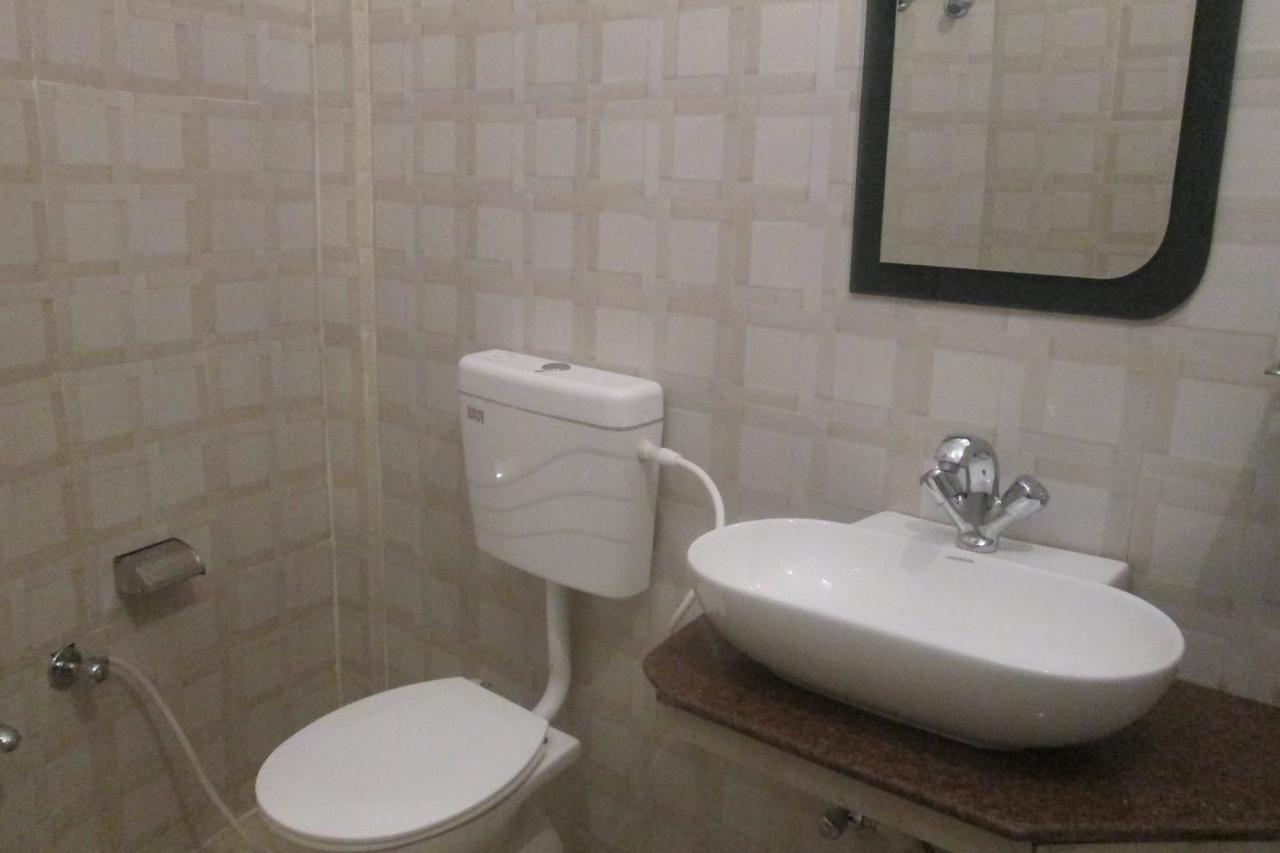 Ramprastha Hotel Ayodhya Ngoại thất bức ảnh