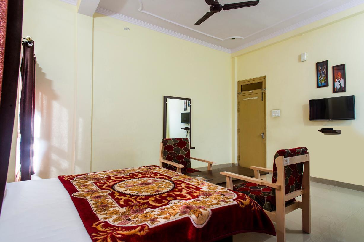 Ramprastha Hotel Ayodhya Ngoại thất bức ảnh