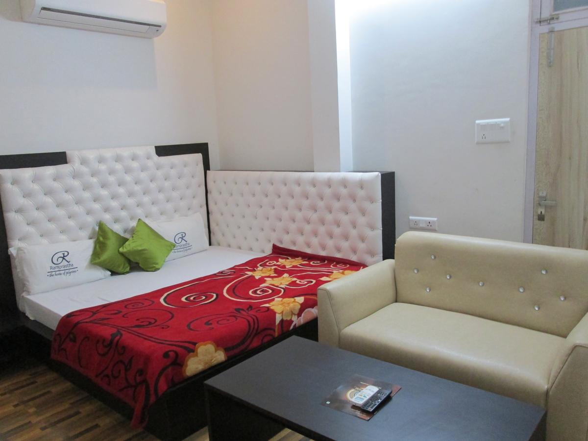 Ramprastha Hotel Ayodhya Ngoại thất bức ảnh